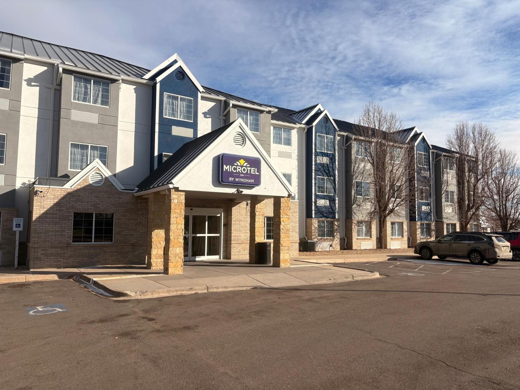 Microtel Inn & Suites By Wyndham Denver Airport Exterior photo